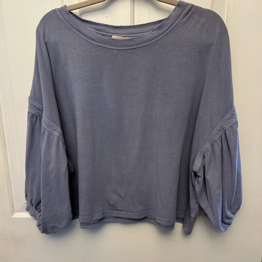 We the Free blue oversized  top w/puff sleeves.
Cotton knit size Small. Nice!